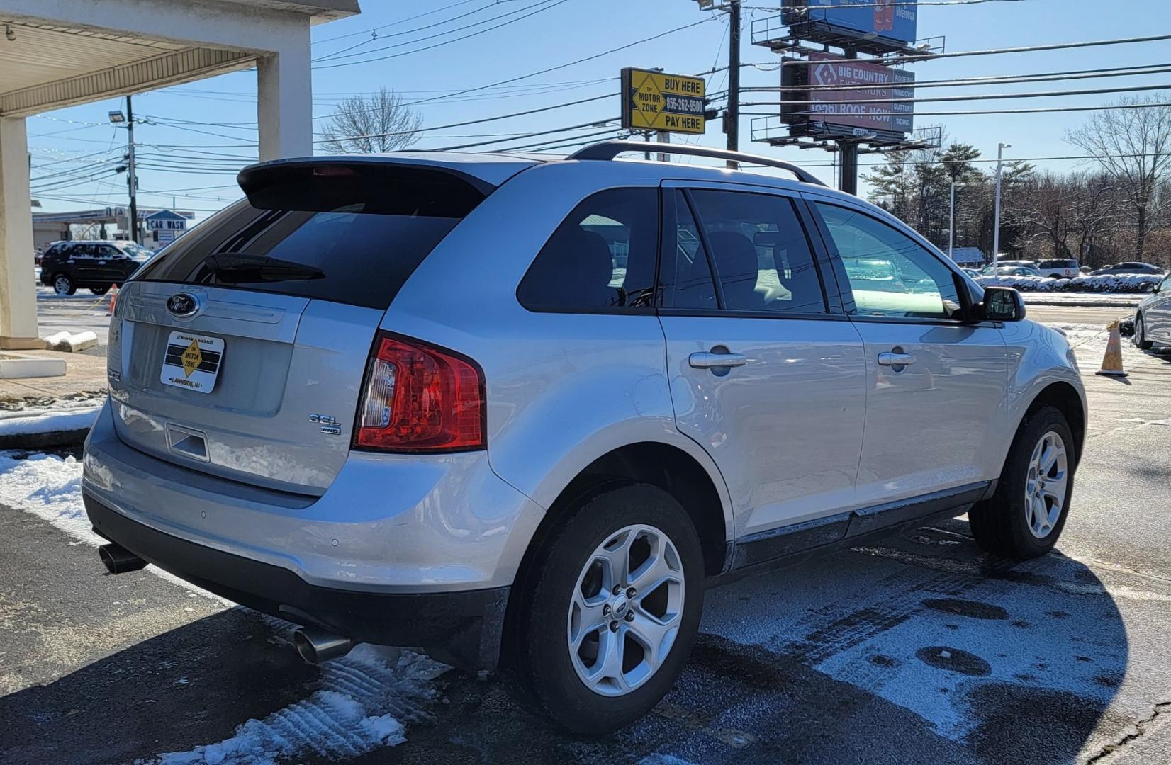 2013 Silver /Black Ford Edge SEL AWD (2FMDK4JC6DB) with an 3.5L V6 DOHC 24V engine, 6-Speed Automatic transmission, located at 341 N White Horse Pike, Lawnside, NJ, 08045, (856) 262-9500, 39.855621, -75.027451 - Photo#2